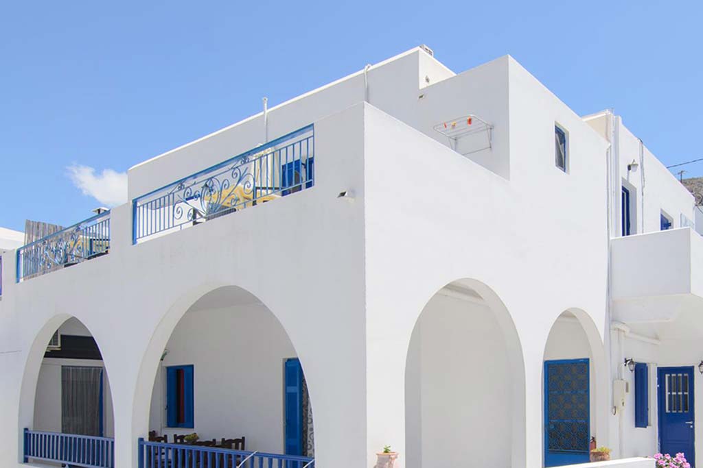 Classic rooms for rent at Serifos