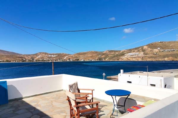 Livadi port apartment at Serifos